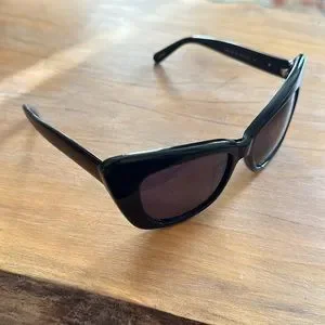 Kate Spade cat-eye sunglasses with pink and orange hard-shell case Kate Spade Eyeglass Case Pink Orange **Hard Shell New York  main image 3